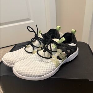 Vionic Adore Black and White Shoes with Green Detail W SZ
8.5 - Great Condition